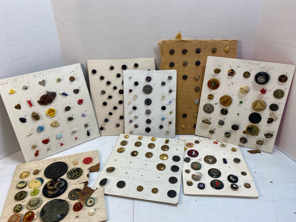 Carded buttons 