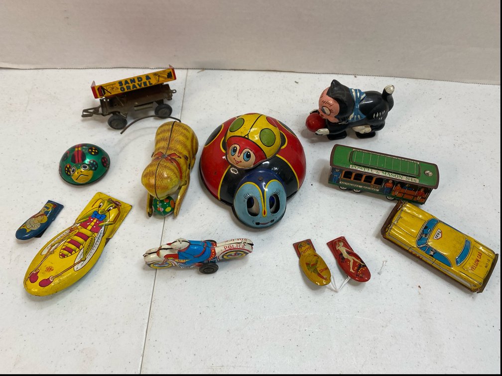 Lot of Vintage Tin Toys 