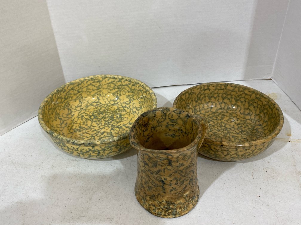Splatterware pitcher and bowl