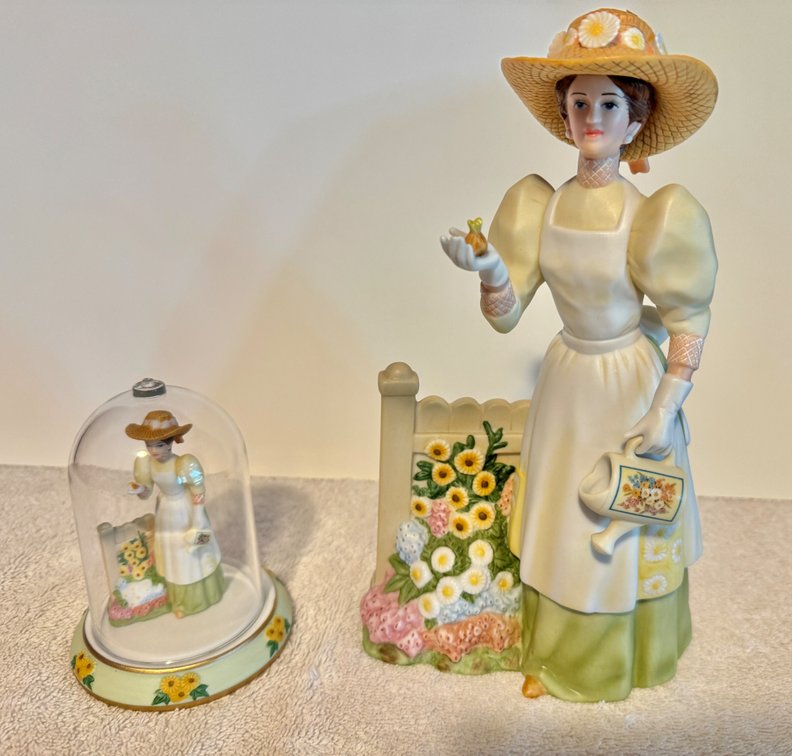 Vintage Avon President's Club Figurine with Miniature