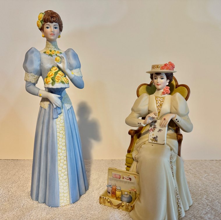 Pair of Vintage Avon President's Club Porcelain Figurine