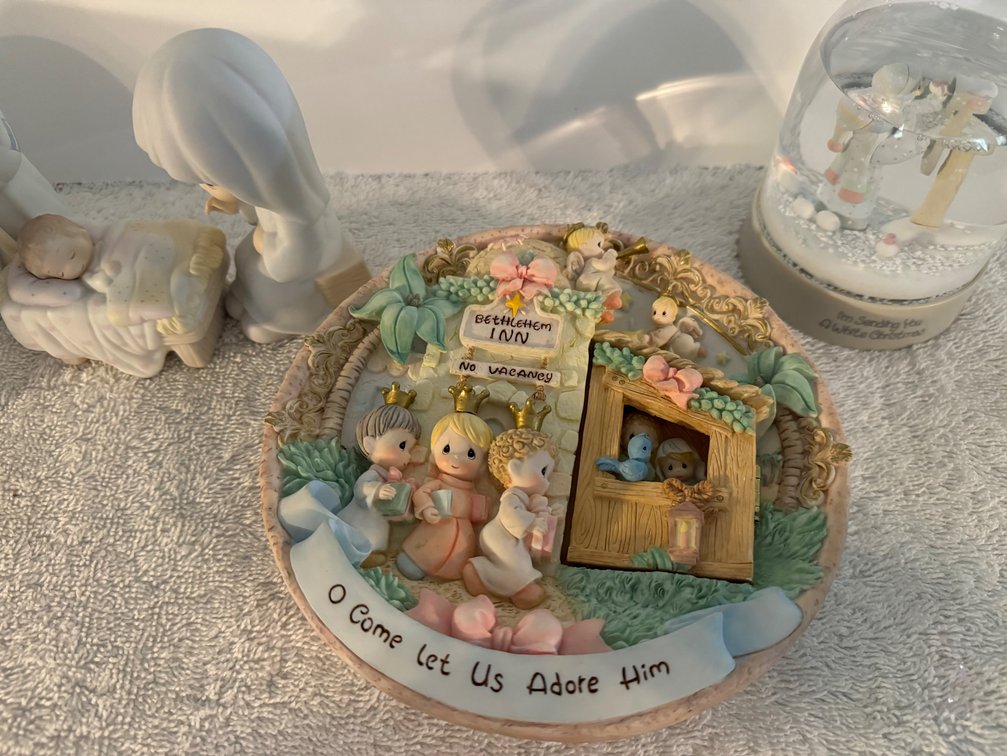 Precious Moments Lot 1 of 2