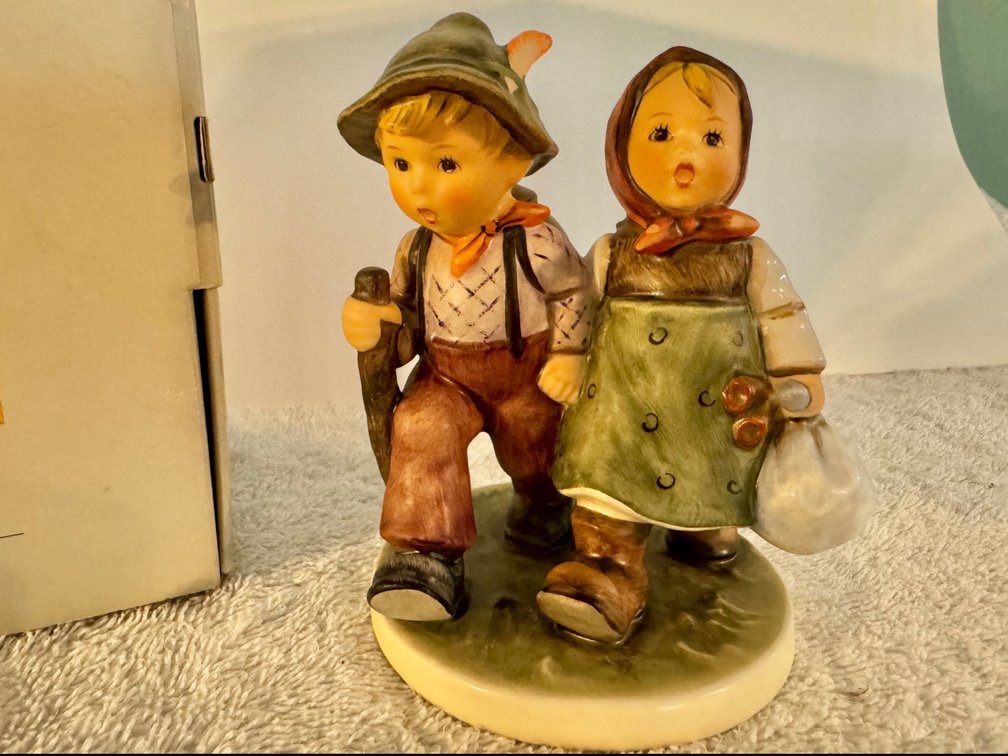 Hummel Wanderfreunde Going Home En Voyage