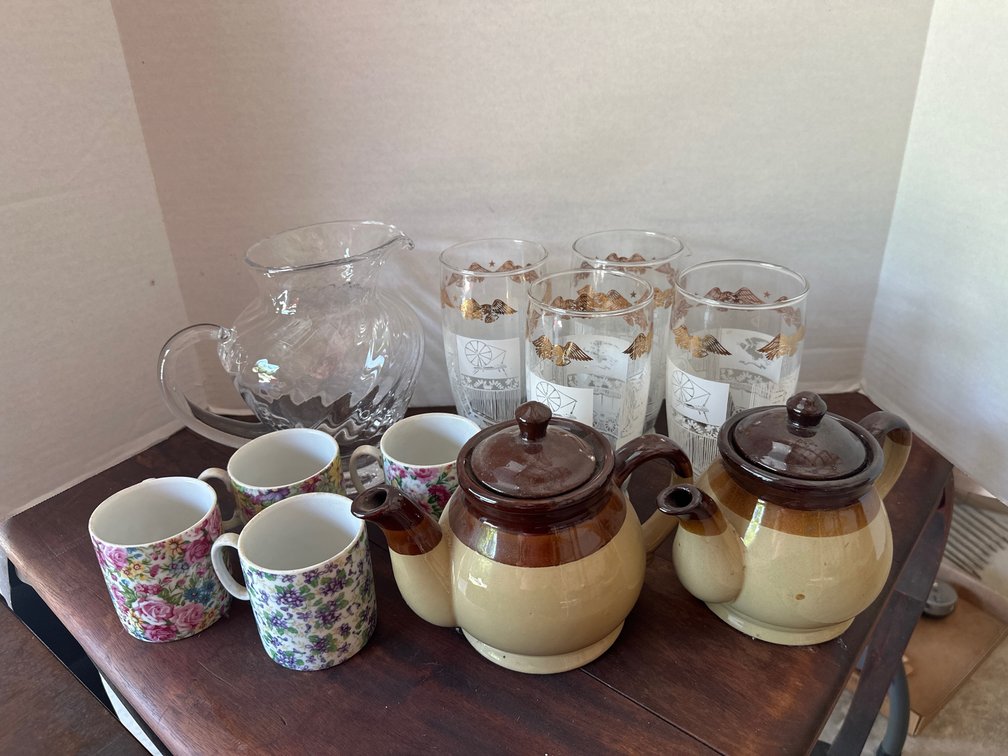 Tea Glasses, Pitcher, and Teacups