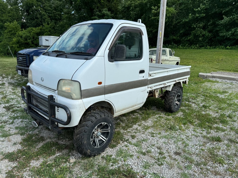Suzuki Carry 4WD right hand drive utility truck**No Title** Off Road Use