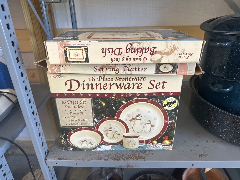 Holiday Stoneware Dinner Set