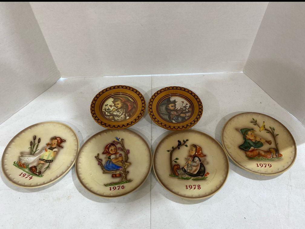 Hummel Plates