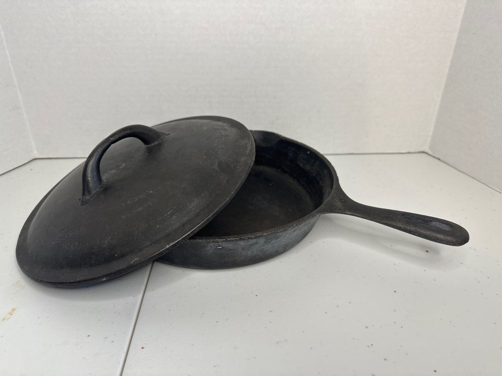 Wagner Ware 10.5 inch No. 8 Skillet with Lid