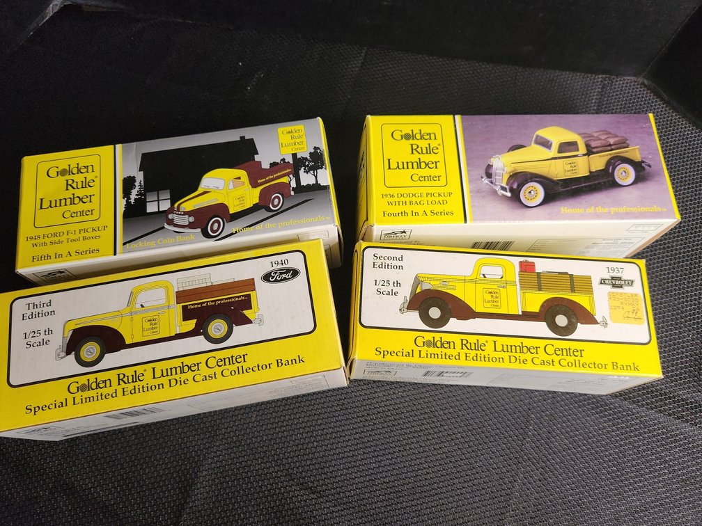 Coin Banks Lot 7 of 8