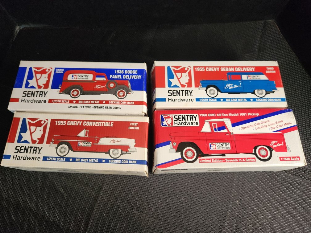 Coin Banks Lot 1 of 8
