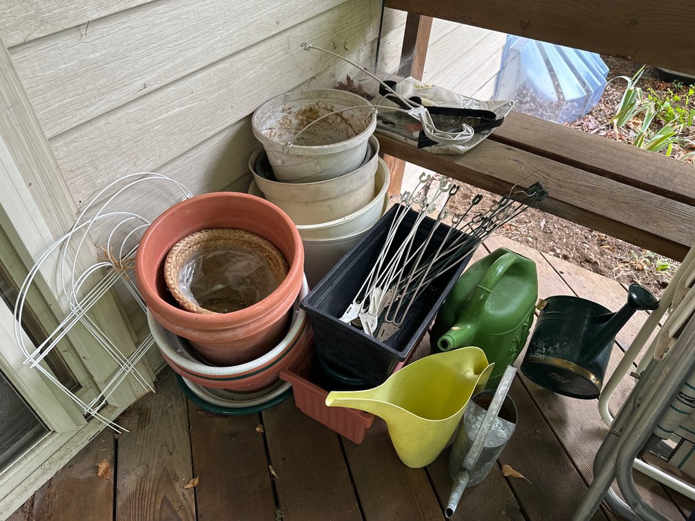 Plastic pots