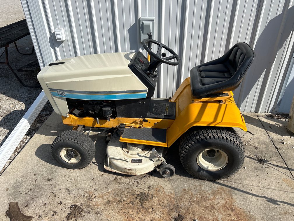 1405 Cub Cadet Riding Lawn Mower - 14hp, 38" deck