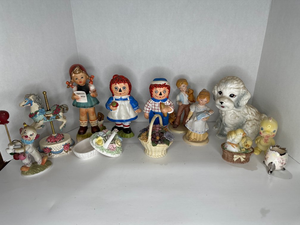 Figurines and Trinket box