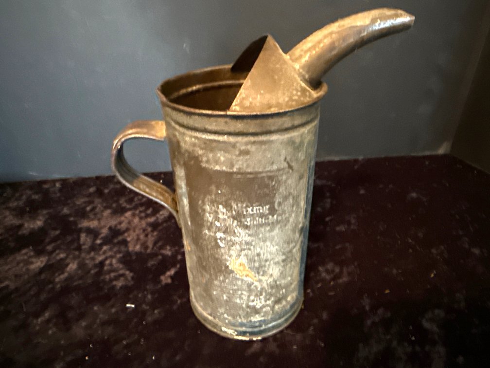 Maytag oil can