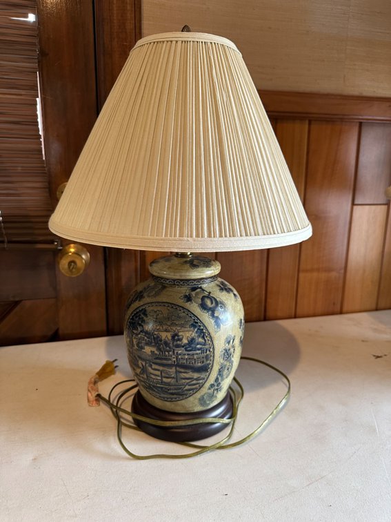 Chinese Ceramic Lamp