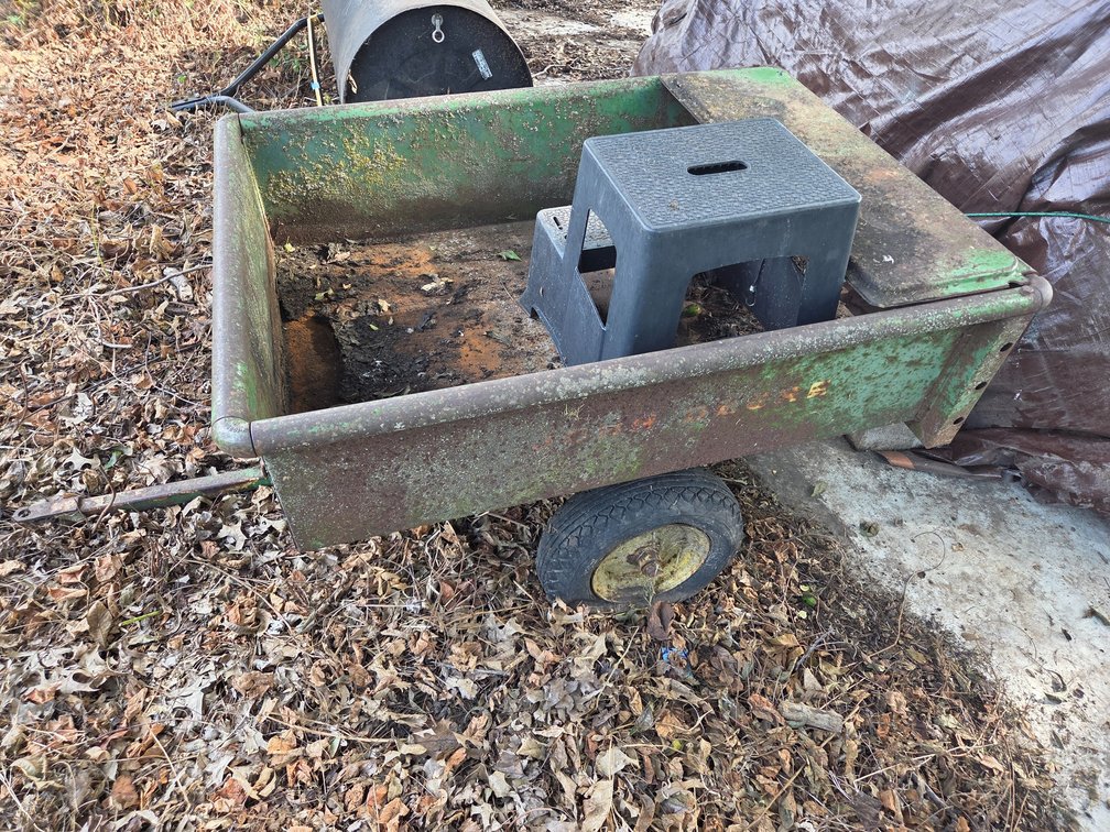 John Deere yard wagon