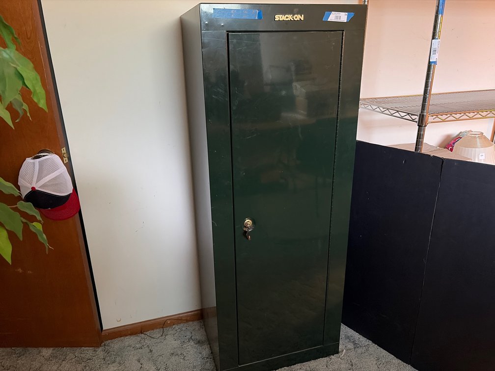 Gun cabinet