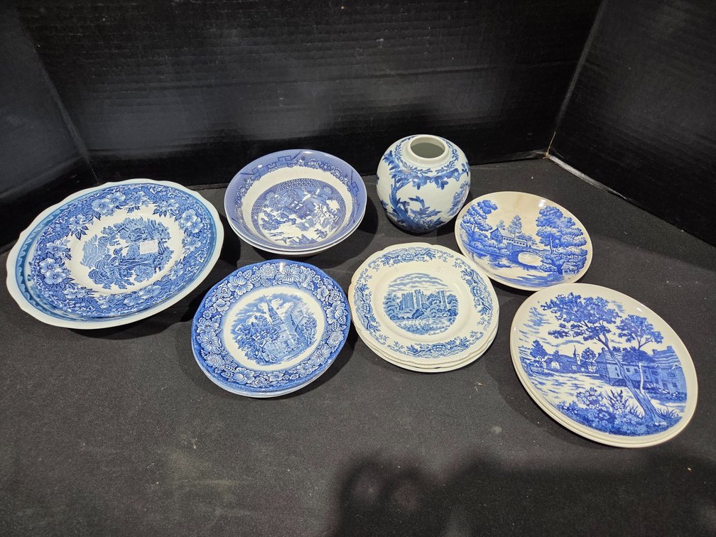 Blue and white glassware