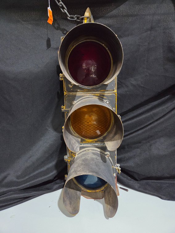 Classic 3 section Signal light