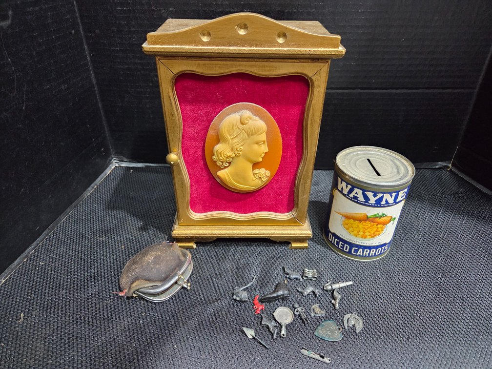 Cameo Faced Jewelry Box