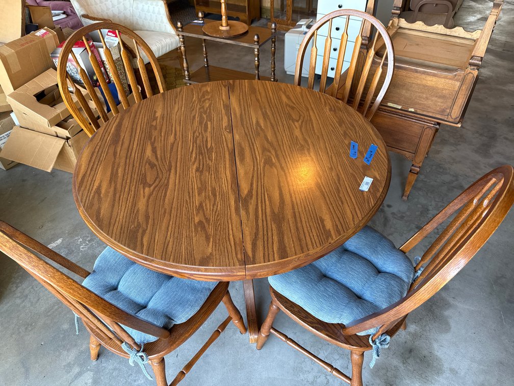 Kitchen Table and 4 Chairs