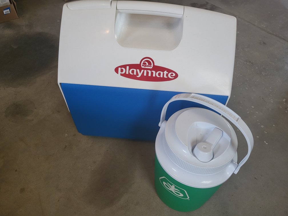 Igloo playmate cooler
