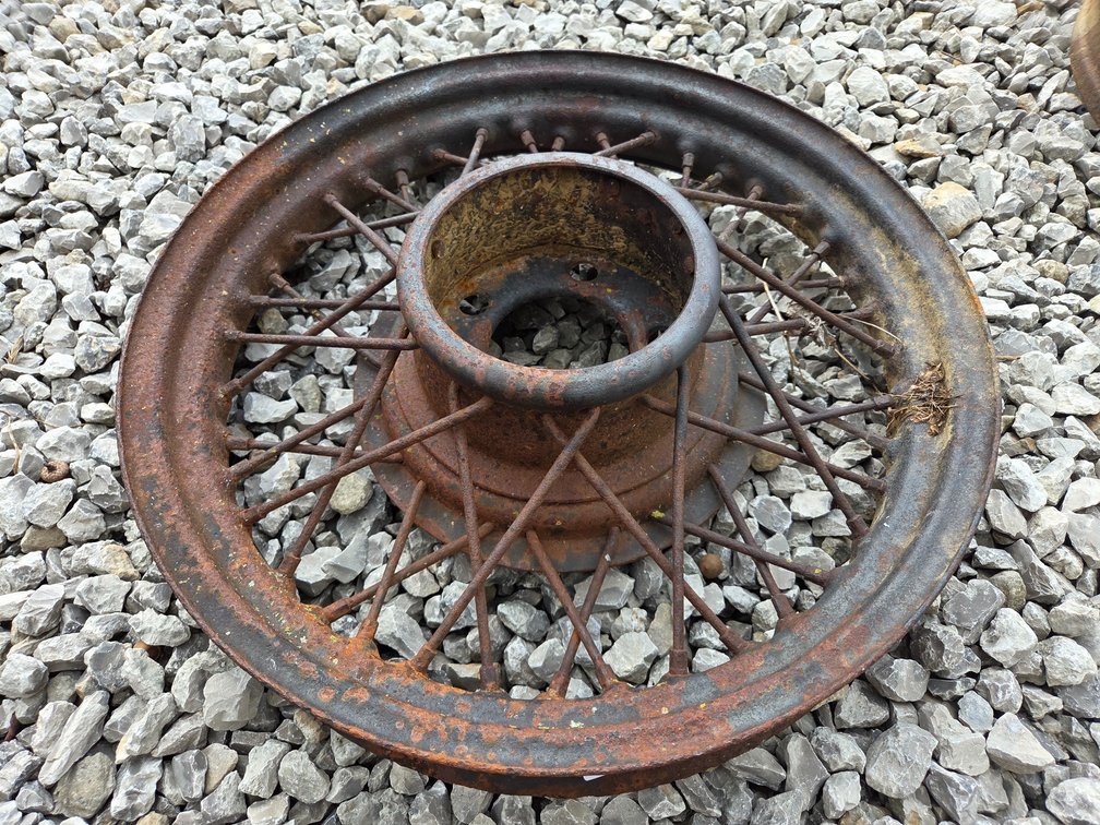 Steel wire spoke wheel