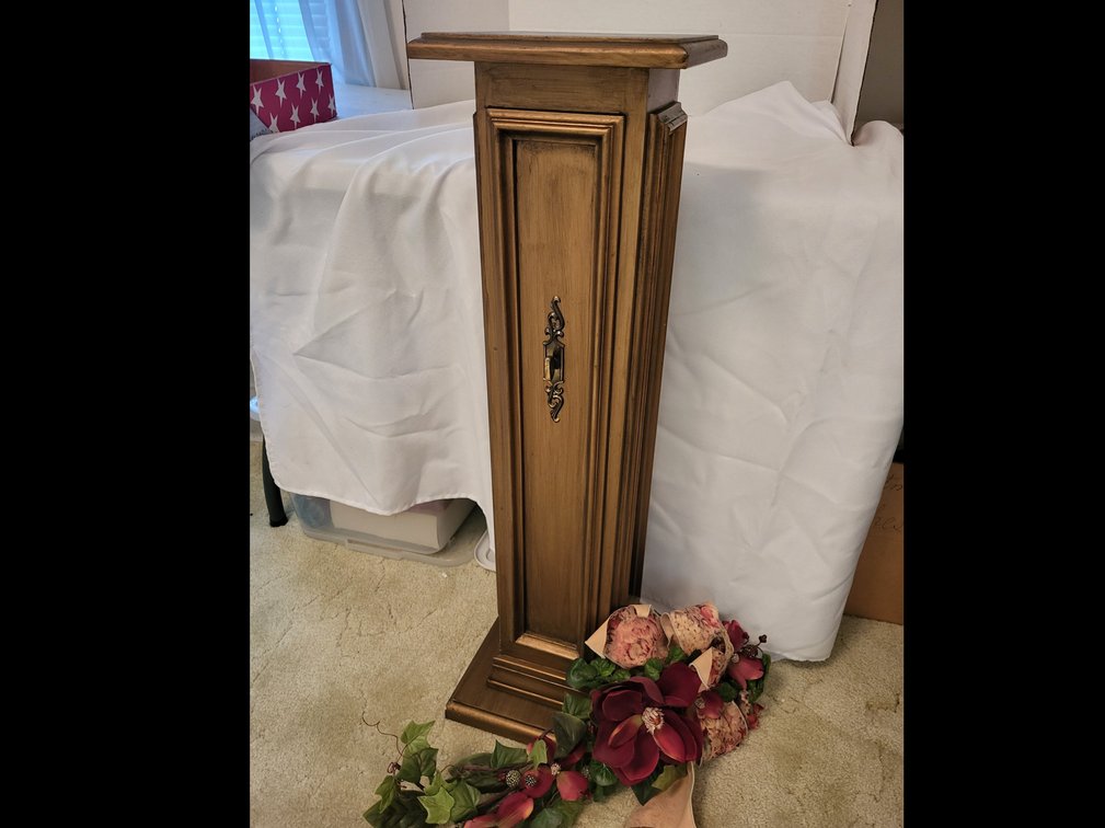 Plant stand & Decor
