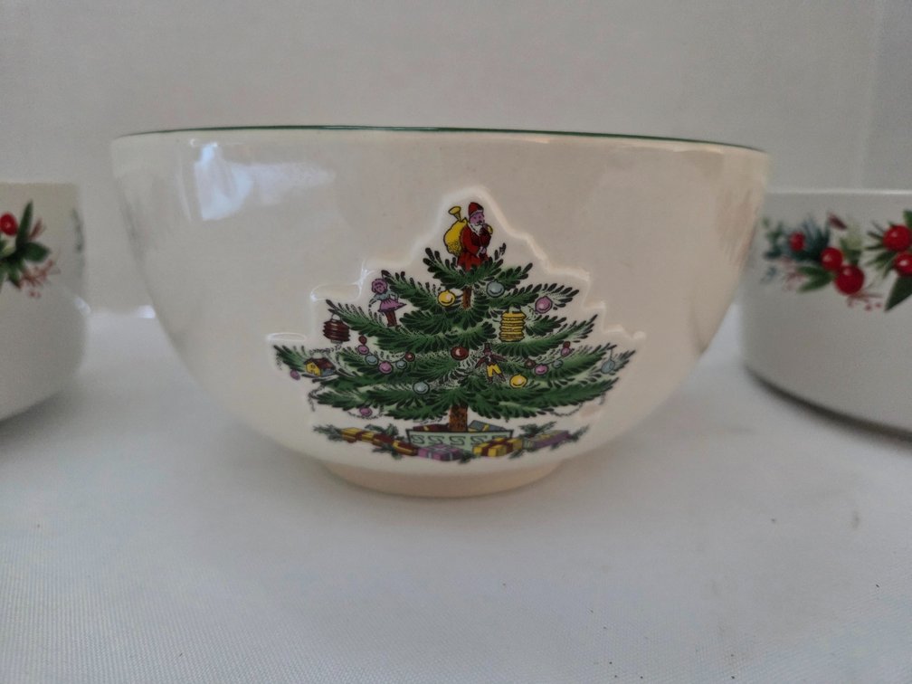 Spode Christmas tree biwl