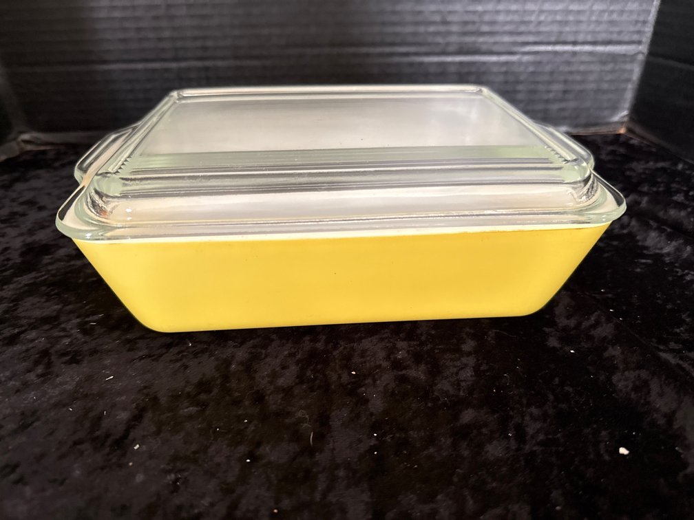 Pyrex Refrigerator Dish