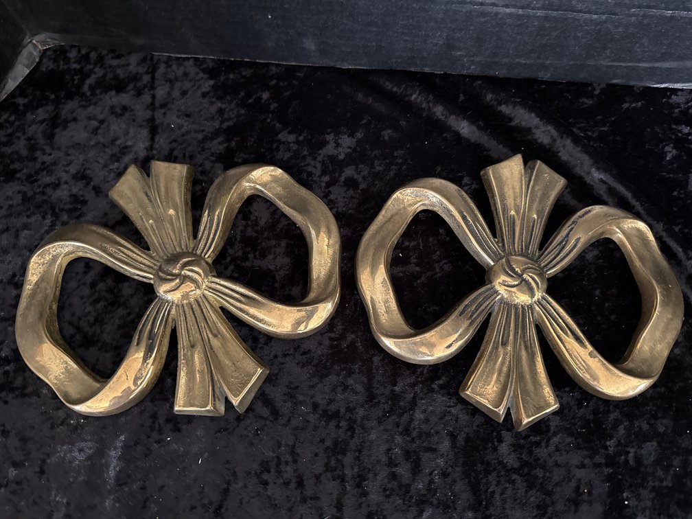 Brass Bow Trivets