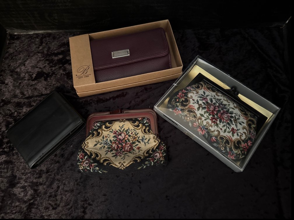 Coin Purses, Billfolds, and Purses
