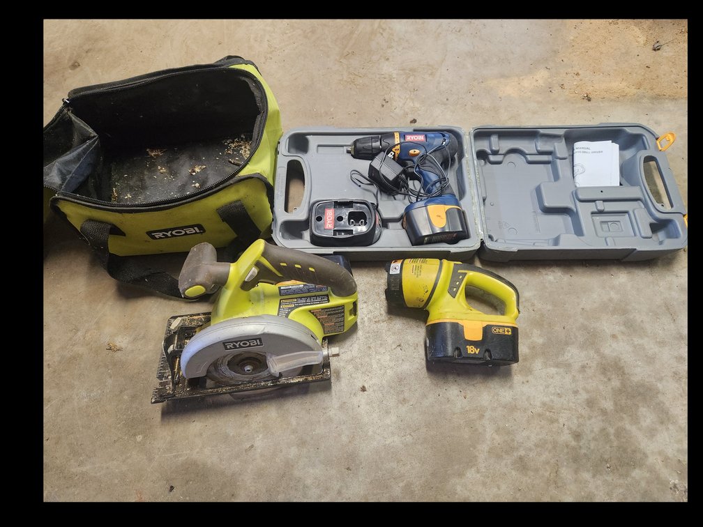 Ryobi handsaw and flashlight in carrying case 