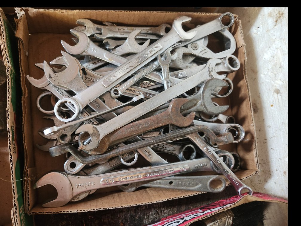 wrenches 