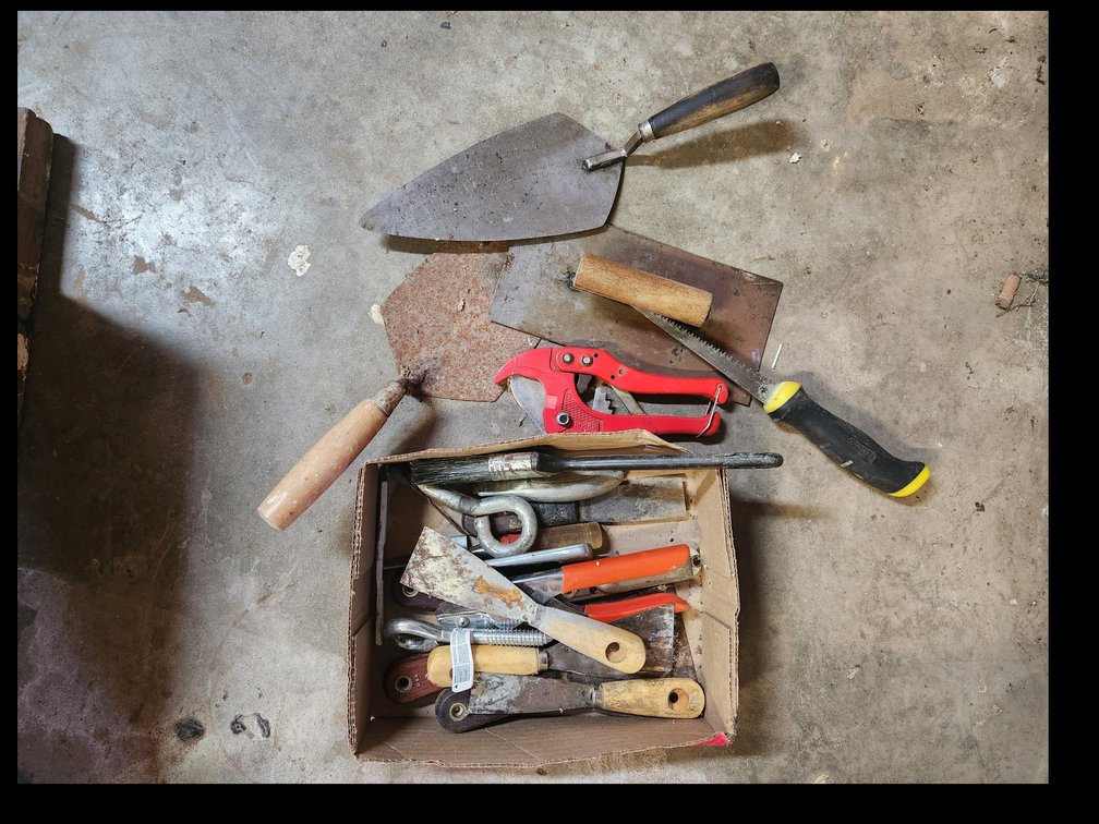 flat of putty knives