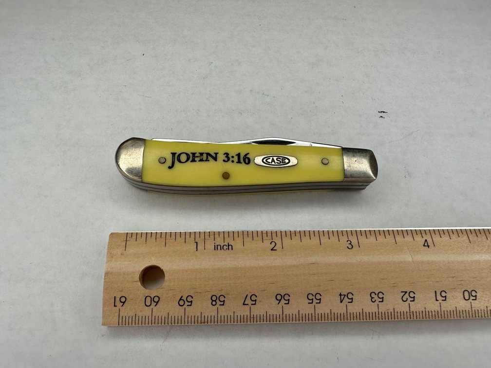 Case Knife, small pocket knife with two folding blades. 