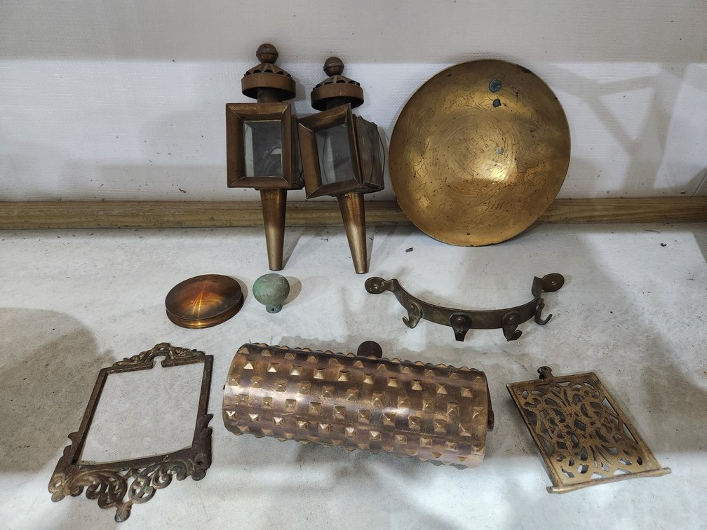 brass coach lamps, concrete stamp, and more 