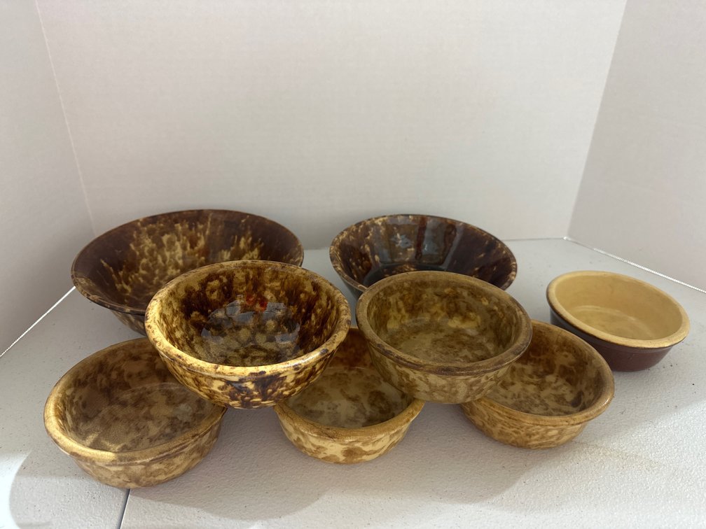 brown crocks splatter ware and brown bowl