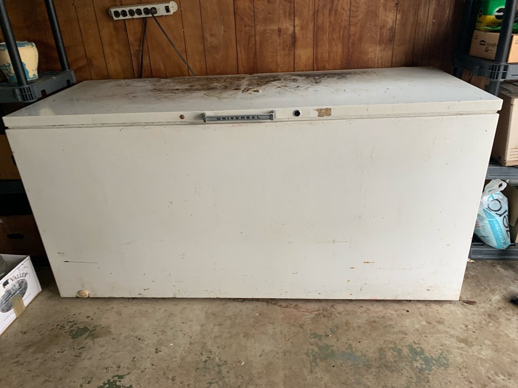 Universal Freezer, large chest style