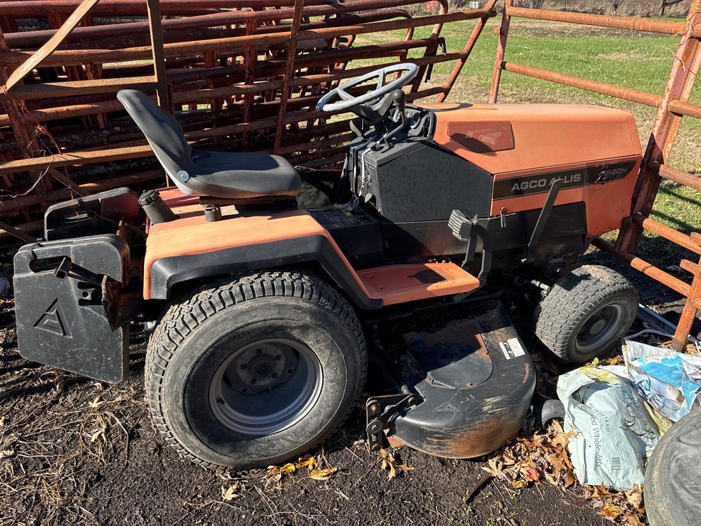 AG CO ALLIS  1920H Lawn Tractor 