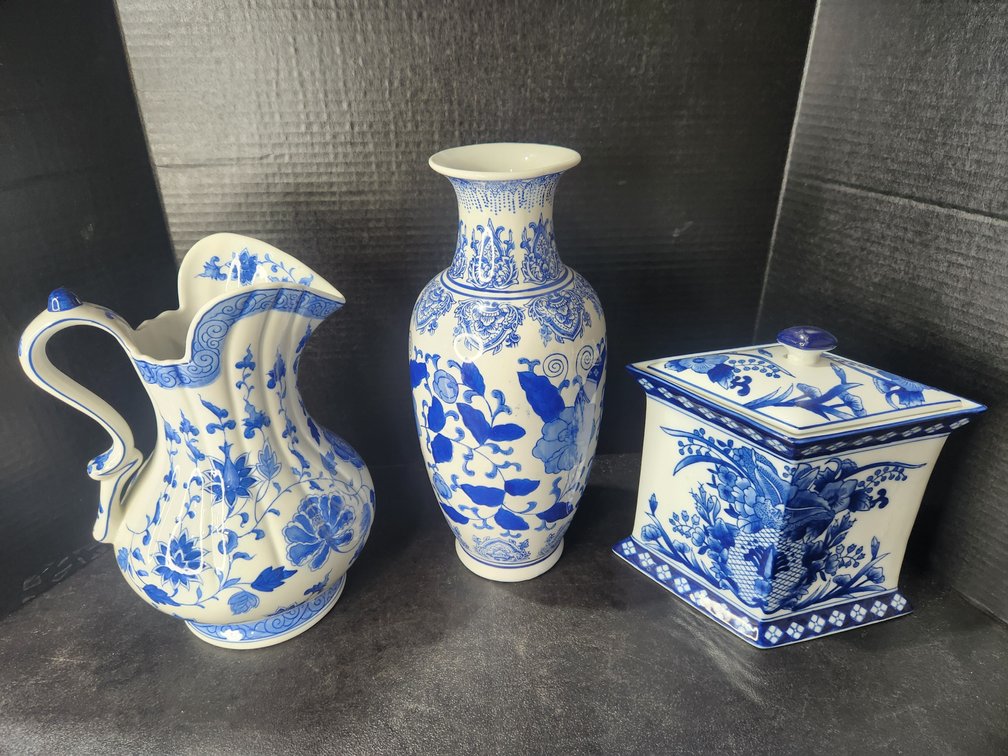 Blue and White Ceramic/ Porcelain