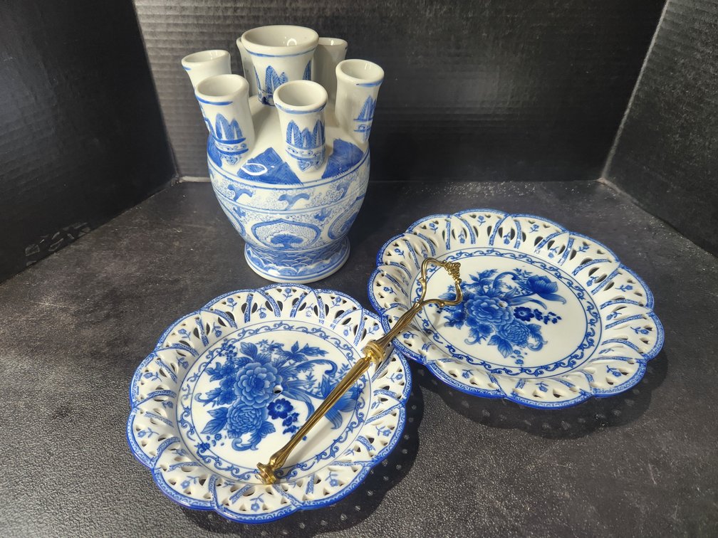 Blue and White Ceramic/ Porcelain