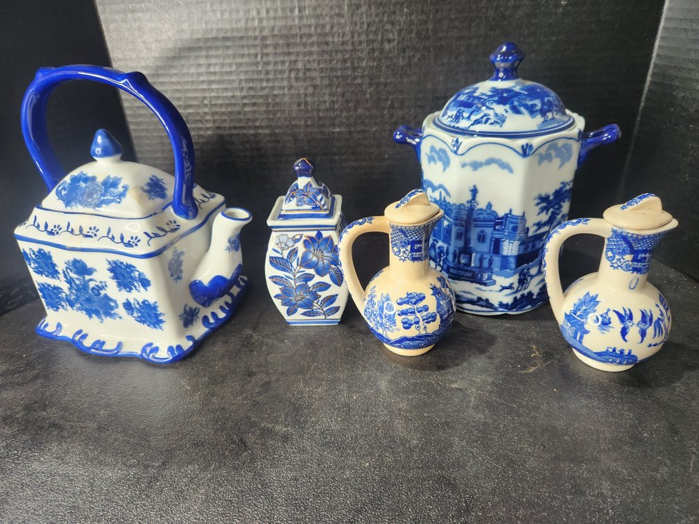 Blue and White Ceramic/ Porcelain