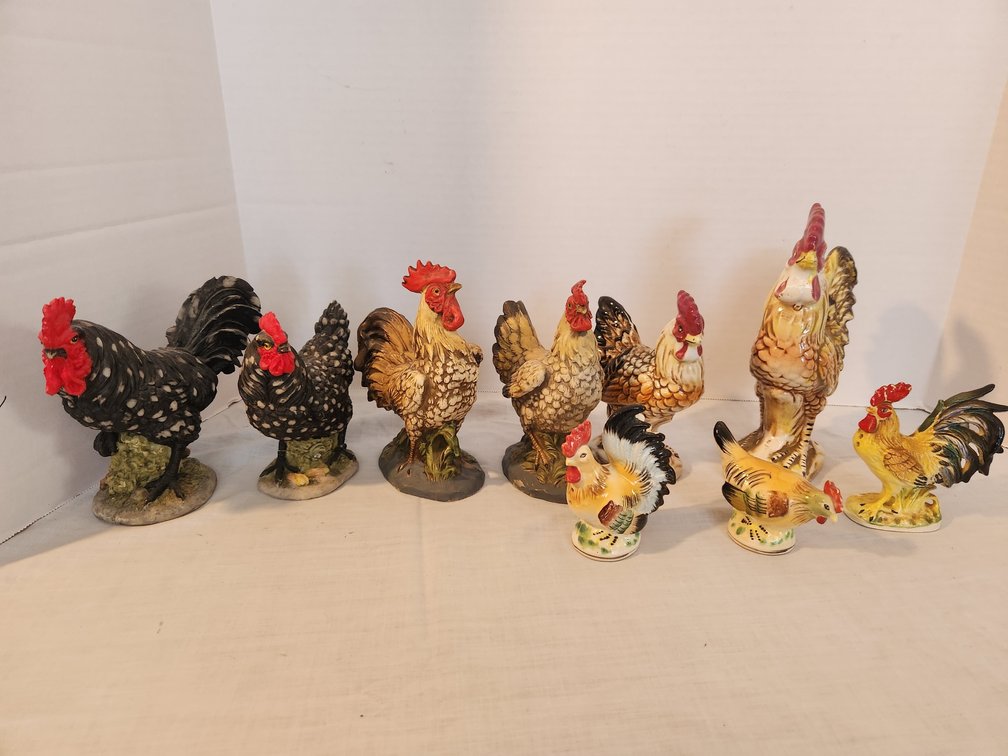 Figurine Lot 3 of 6