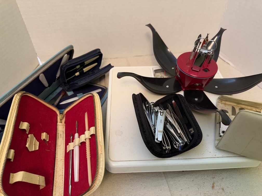 Manicure Sets and Scale