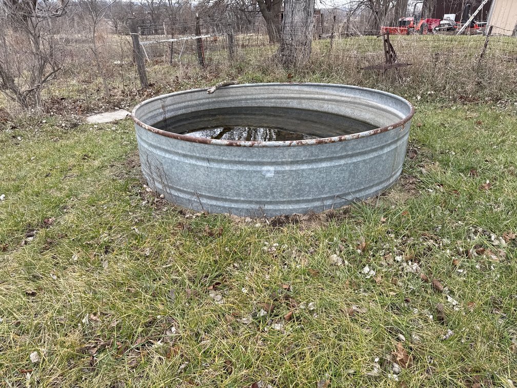 Round Galvanized Stock Tank