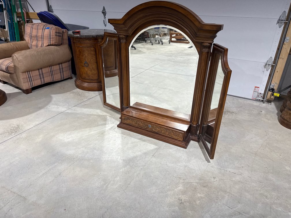 Tri fold mirror