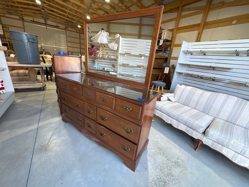 9 Drawer Dresser w/mirror and glass top