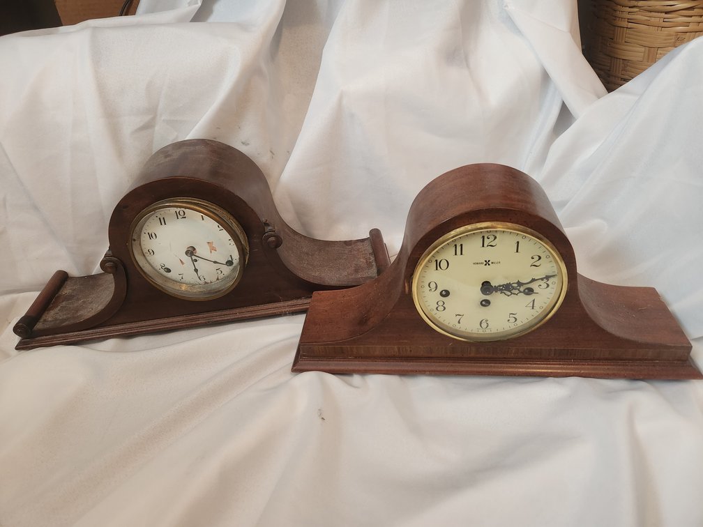 Clocks Lot 4 of 14