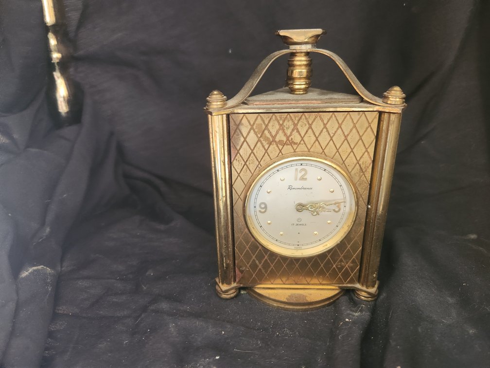 Clocks Lot 7 of 14